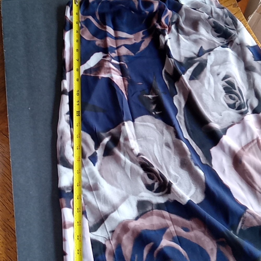 Dress - Picture 3 of 7